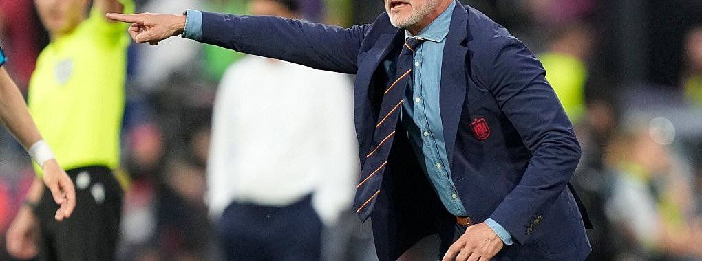 Der spanische Verband verl&auml;ngerte den Vertrag mit Nationaltrainer Luis de la Fuente. - &copy; Martin Meissner/AP/dpa