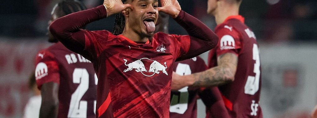 Xavi Simons jubelt nach seinem Tor zum 2:0. - © Jan Woitas/dpa