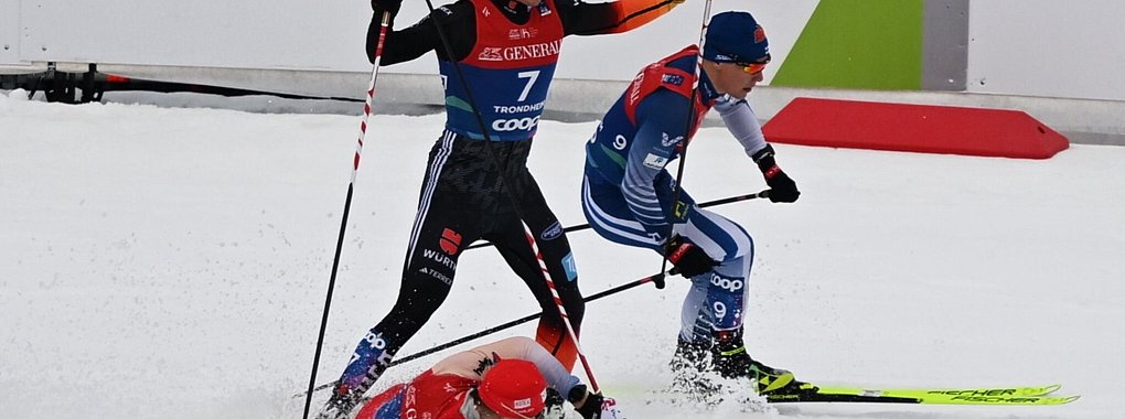 Sturz vor der Zielgeraden: Jan Stölben scheidet aus. - © Hendrik Schmidt/dpa