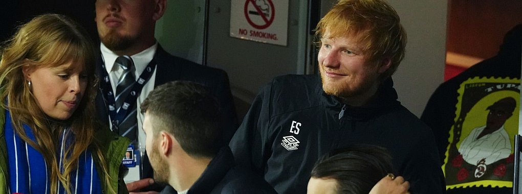 Popstar Ed Sheeran ist seit August Minderheitseigner bei Ipswich Town. - © Dave Shopland/AP