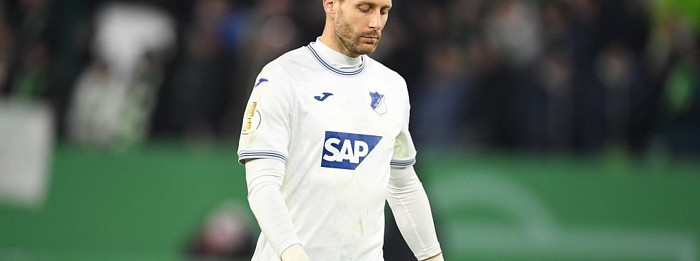 Pokal-Aus nach eigenem Patzer: Hoffenheims Torwart Oliver Baumann. - © Swen Pförtner/dpa