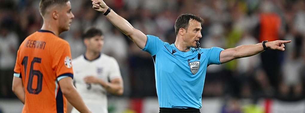 Schiedsrichter Felix Zwayer leitete das Halbfinalduell zwischen der Niederlande und England. - &copy; Bernd Thissen/dpa
