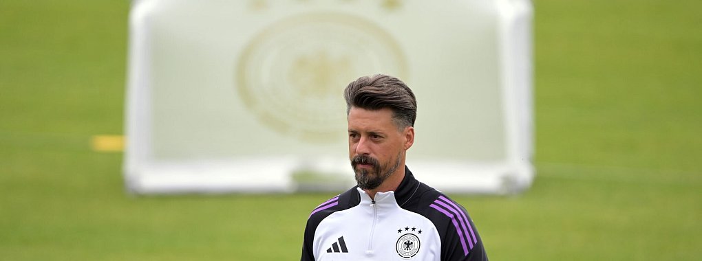 Sandro Wagner macht derzeit seinen Trainerschein. (Archivfoto) - © Federico Gambarini/dpa