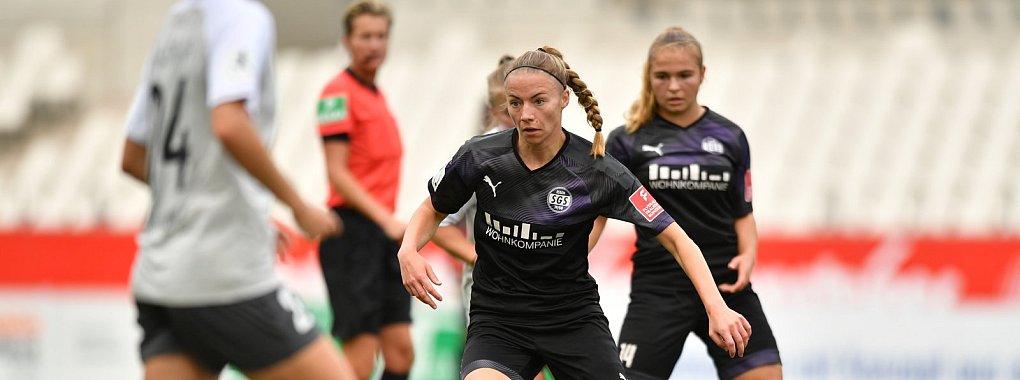 Kirsten Nesse aus Lage hat es an die Spitze des deutschen Frauenfu&szlig;balls geschafft. Seit sechs Jahren steht sie beim Bundesligisten SGS Essen unter Vertrag. - &copy; Mirko Kappes