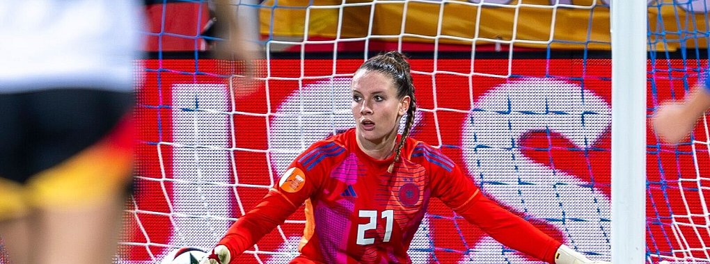 Machtlos beim 0:1: Neuling Ena Mahmutovic. - © David Inderlied/dpa