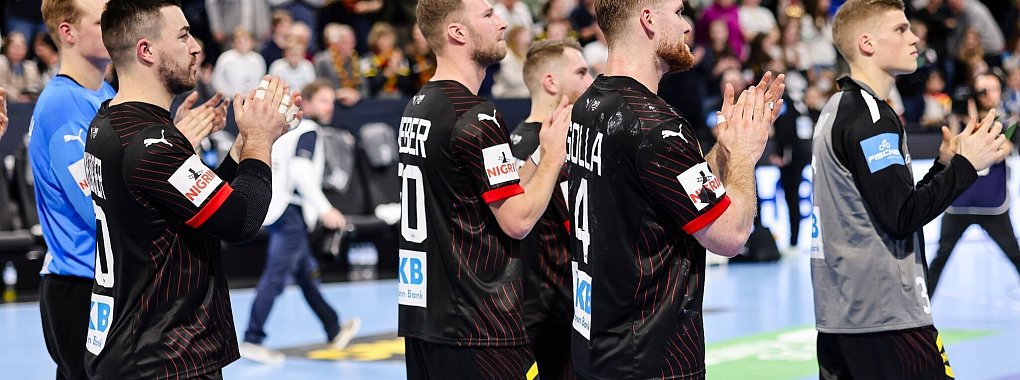 Die deutschen Spieler bejubeln den Sieg gegen Portugal. - &copy; Frank Molter/dpa