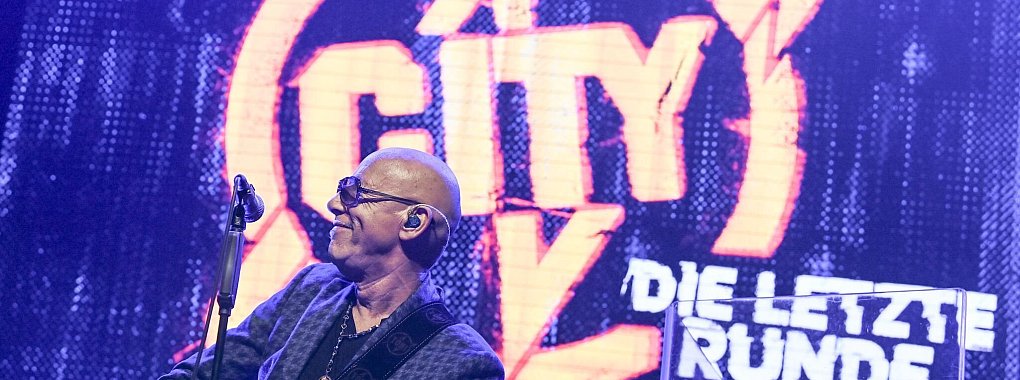 Die Band City gibt es nicht mehr. Aber Sänger Toni Krahl steht weiter auf der Bühne. - © Jens Kalaene/dpa-Zentralbild/dpa