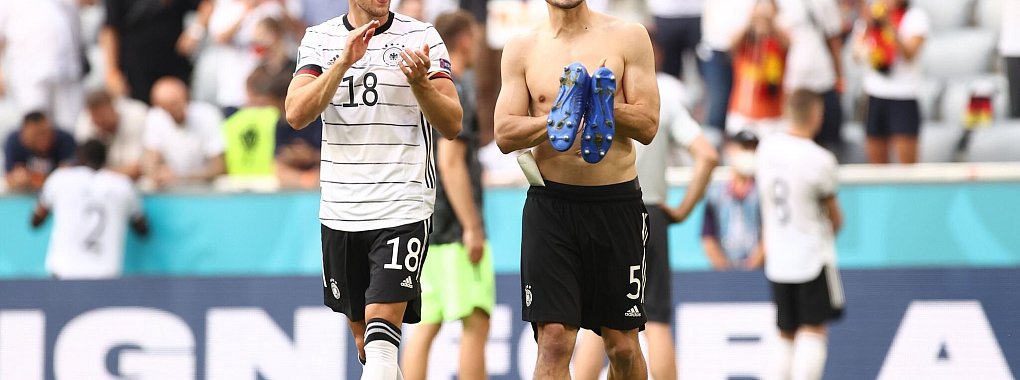 Wird Bundestrainer Julian Nagelsmann Leon Goretzka (l) und Mats Hummels f&uuml;r die Hem-EM nominieren? - &copy; Christian Charisius/dpa