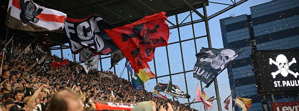 Der FC St. Pauli will mit einem Genossenschaftsmodell für die Fans Schulden tilgen. - © Gregor Fischer/dpa
