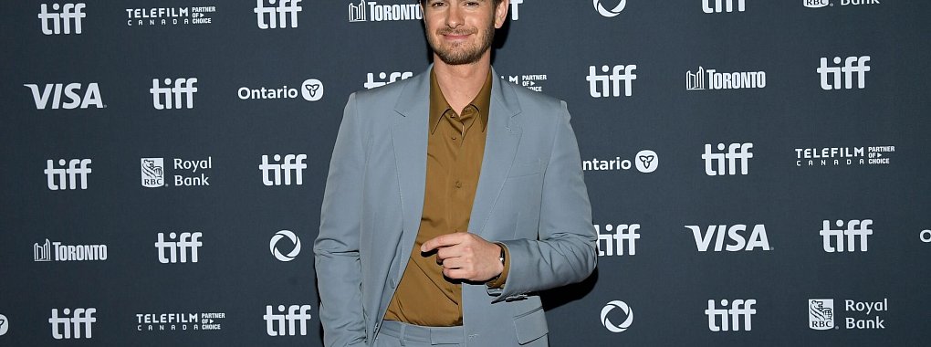 Der Schauspieler Andrew Garfield teilt, welche Erkenntnis ihm nach dem Tod seiner Mutter «einen der heilsamsten Momente» gebracht hat. - © Evan Agostini/Invision/AP/dpa