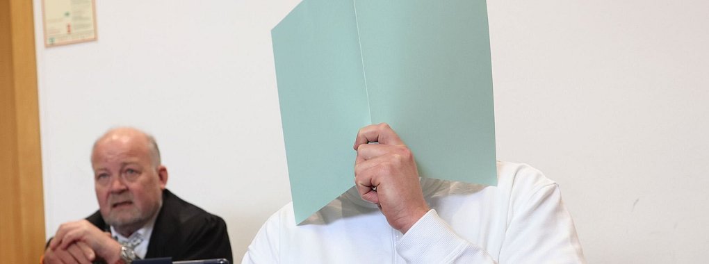 Ein 28-J&auml;hriger soll nach einem B&ouml;llerwurf mit Verletzten drei Jahre ins Gef&auml;ngnis. Das will er nicht hinnehmen. - &copy; Karl-Josef Hildenbrand/dpa