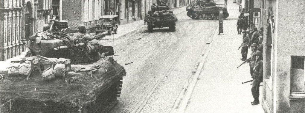Am 4. April 1945 rücken die Alliierten mit Panzern bewaffnet in Lemgo ein. - © Stadtarchiv Lemgo