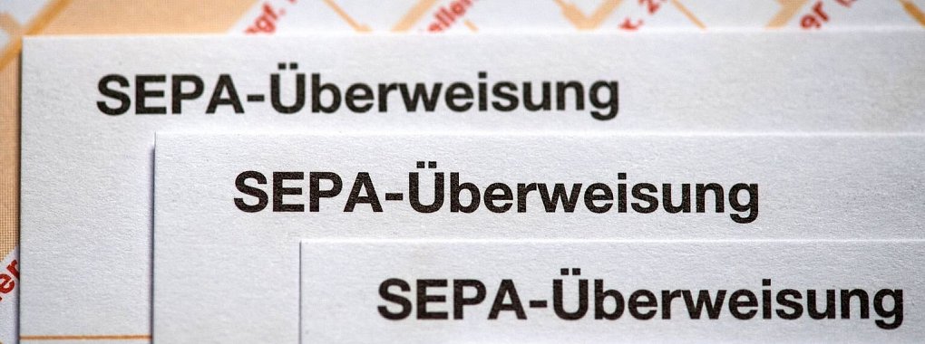 SEPA Überweisung - © Foto: Fabian Sommer/dpa