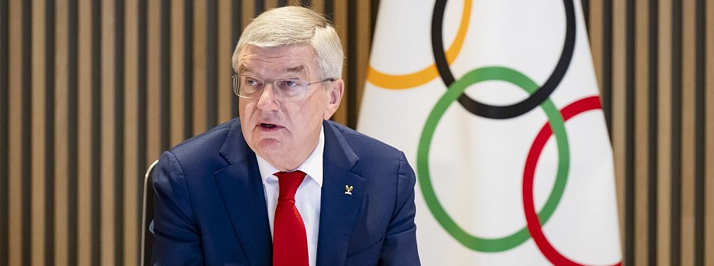Thomas Bach attackiert die scheidende Bundesregierung scharf. - © Jean-Christophe Bott/KEYSTONE/dpa