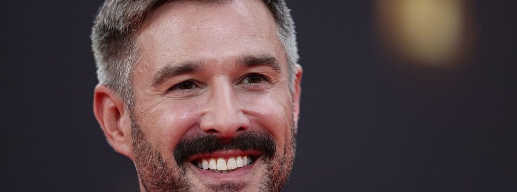 Die w&ouml;chentlichen Live-Shows werden von Jochen Schropp moderiert. - &copy; Rolf Vennenbernd/dpa