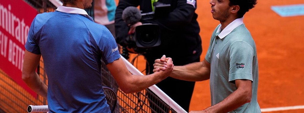 Alexander Zverev (l) ist in Madrid an Francisco Cerundolo gescheitert. - &copy; Manu Fernandez/AP/dpa