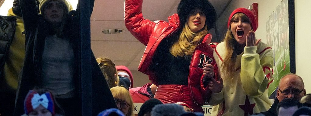 Taylor Swift (r) und Brittany Mahomes freuen sich &uuml;ber den Sieg der Kansas City Chiefs gegen die Buffalo Bills. - &copy; Frank Franklin II/AP