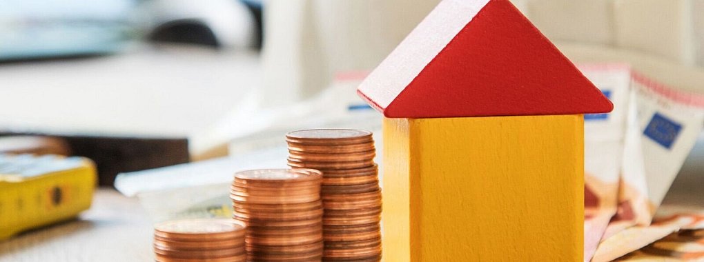 Sie haben nur wenig Eigenkapital beim Immobilienerwerb zur Verfügung? Dann müssen Sie mit einem Zinsaufschlag rechnen. - © Christin Klose/dpa-tmn