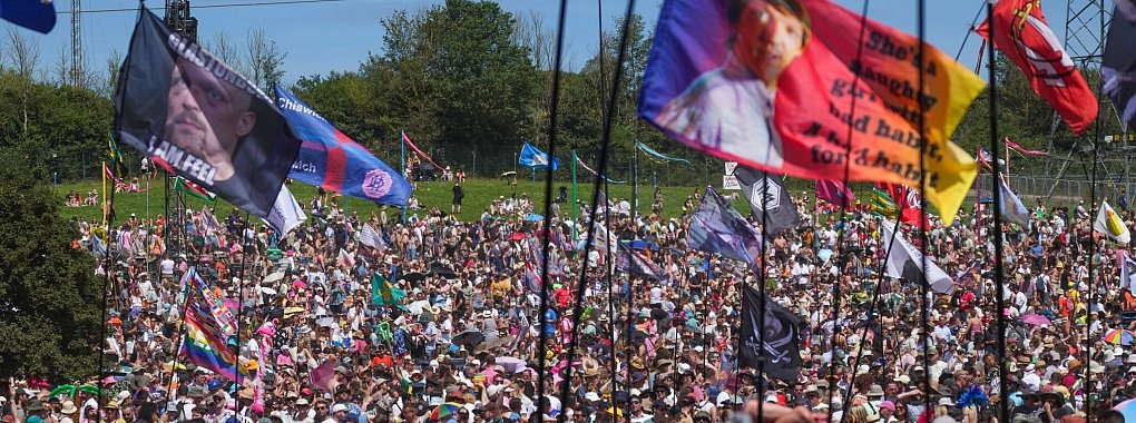 Glastonbury ist das größte Musikfestival in Großbritannien. (Archivbild) - © Scott A Garfitt/Invision/AP/dpa