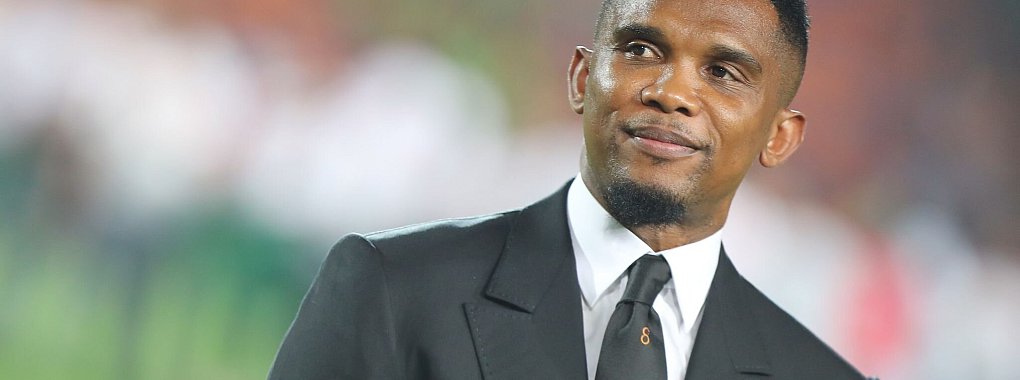 Samuel Eto\\\'o ist von der FIFA mit einer Sperre bestraft worden. - © Omar Zoheiry/dpa