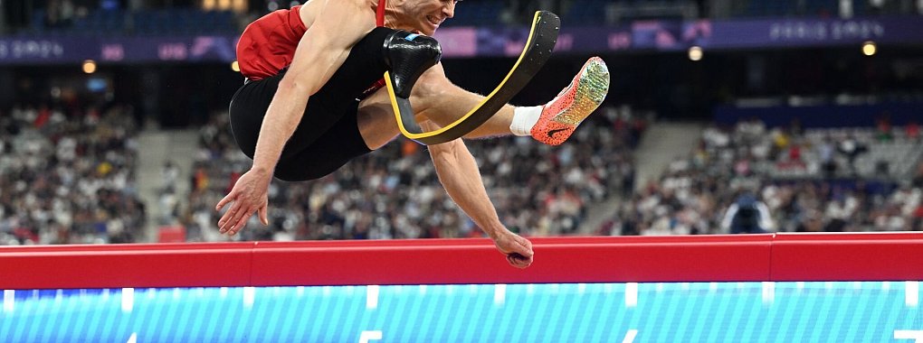 Markus Rehm hat den Preis «Sportler mit Herz» erhalten. - © Julian Stratenschulte/dpa