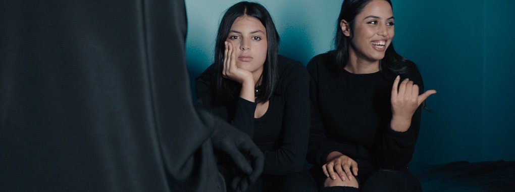 Olfas T&ouml;chter werden von Schauspielerinnen verk&ouml;rpert. - &copy; RapidEyeMovies/dpa