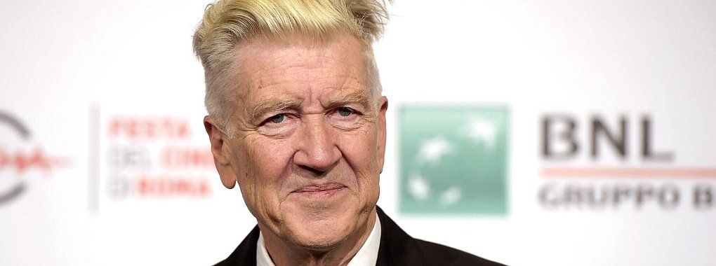 Starregisseur David Lynch kann wegen seiner schweren Lungenerkrankung kaum durch einen Raum gehen, wie er erzählt. - © Luigi Mistrulli/AP/dpa