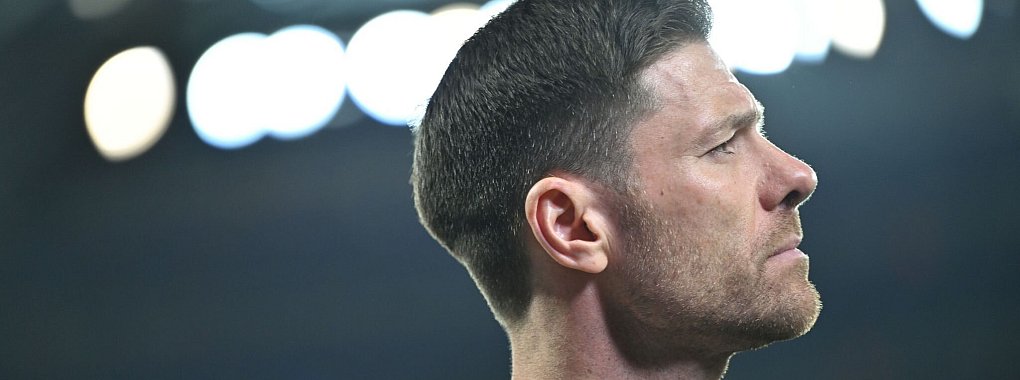 Wird auch von seinen Trainerkollegen in den h&ouml;chsten T&ouml;nen gelobt: Bayer-Coach Xabi Alonso. - &copy; Marius Becker/dpa