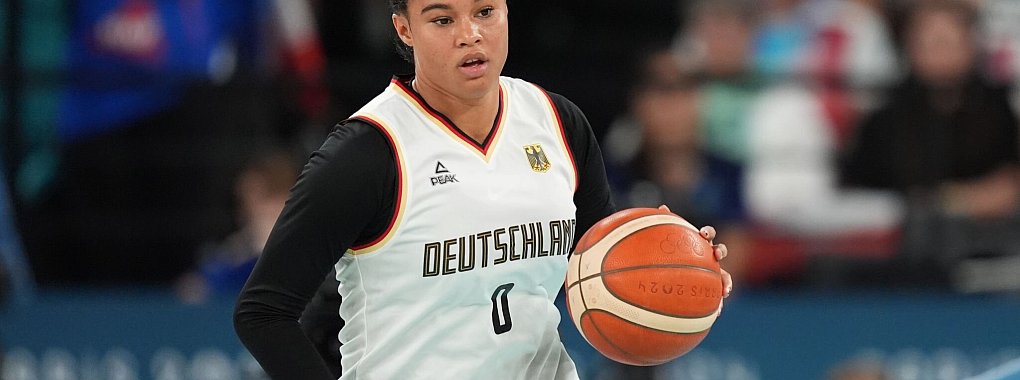 Satou Sabally hat mit ihrem WNBA-Club Dallas Wings den Einzug in die Playoffs verpasst. - © Marcus Brandt/dpa