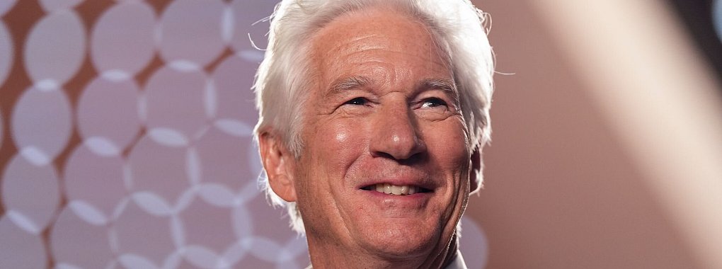 Hollywoodstar Richard Gere vergleicht Beziehungen mit einem Handelsgeschäft. (Archivbild) - © Scott A Garfitt/Invision/AP/dpa