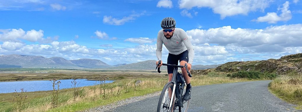 Extremsportler Jonas Deichmann will an 120 Tagen nacheinander jeweils die Challenge Roth absolvieren. - © Sammy Deichmann/dpa