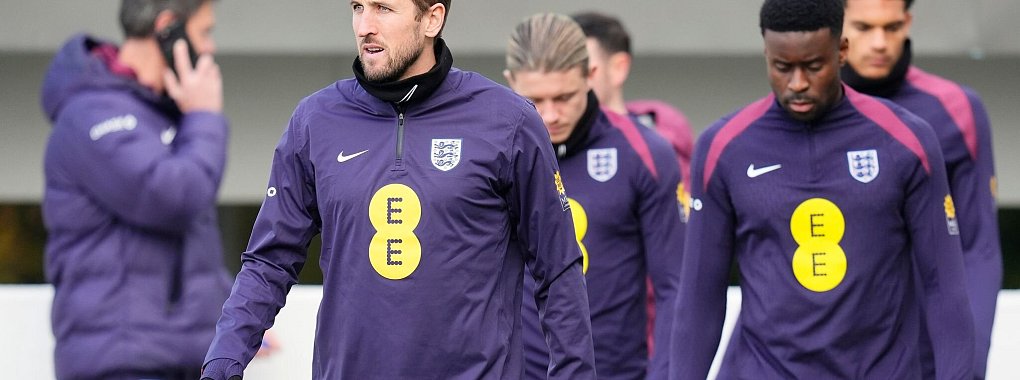 Englands Kapitän Harry Kane (l) ärgert sich über die vielen Absagen von Kollegen für die Nations League. - © Nick Potts/PA/AP/dpa