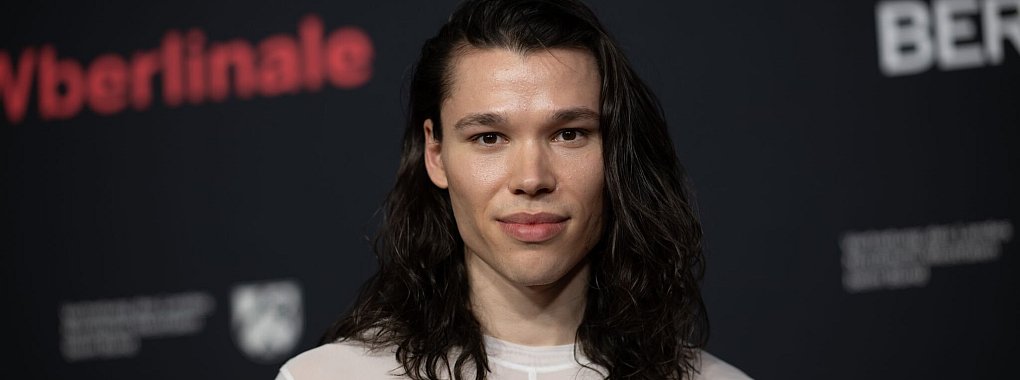 Helge Mark Lodder spielt den Freund einer schwangeren Frau mit Problemen. - © Sebastian Christoph Gollnow/dpa