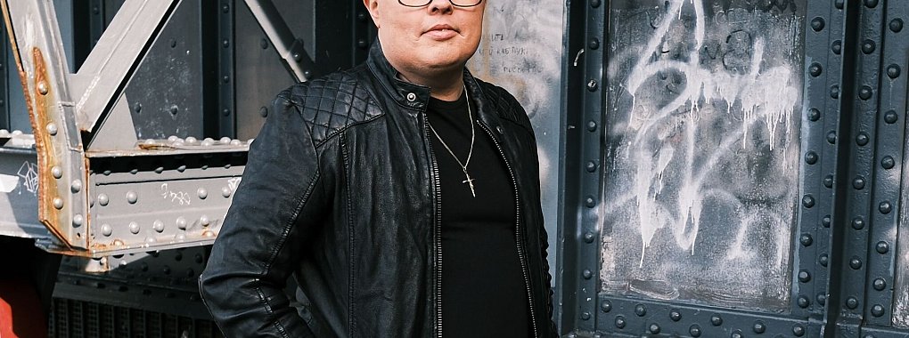 Neuer Style, neue Musik: Angelo Kelly meldet sich zurück. - © -/Angelo Kelly/dpa