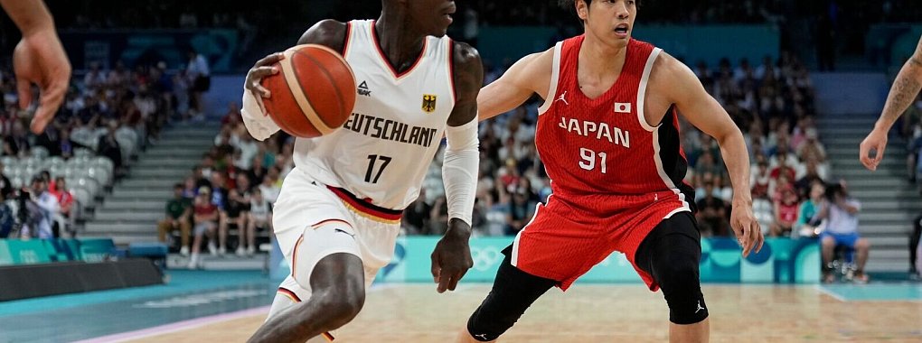 Die deutschen Basketballer müssen am Dienstag gegen Brasilien ran. - © Mark J. Terrill/AP/dpa