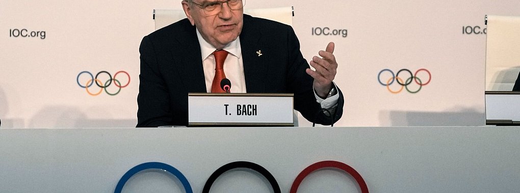 Für IOC-Präsident Thomas Bach hat Deutschlands Ansehen im Ausland gelitten. - © Thanassis Stavrakis/AP/dpa