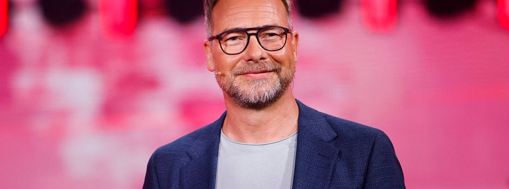 Moderator Matthias Opdenhövel kehrt zu seinen ProSieben-Anfängen zurück. - © Thomas Banneyer/dpa