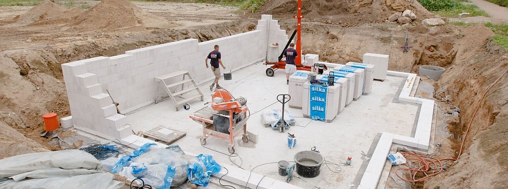 Mit Keller oder ohne? Ein Baugrundgutachten kann wichtige Informationen liefern, aus denen sich Vorgaben für das geplante Bauvorhaben ergeben. - © Markus Scholz/dpa-tmn