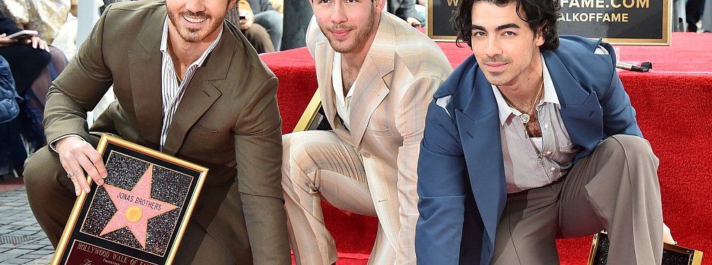 Die Jonas Brothers haben einen Weihnachtsfilm gedreht. (Archivbild) - © Jordan Strauss/Invision via AP/dpa
