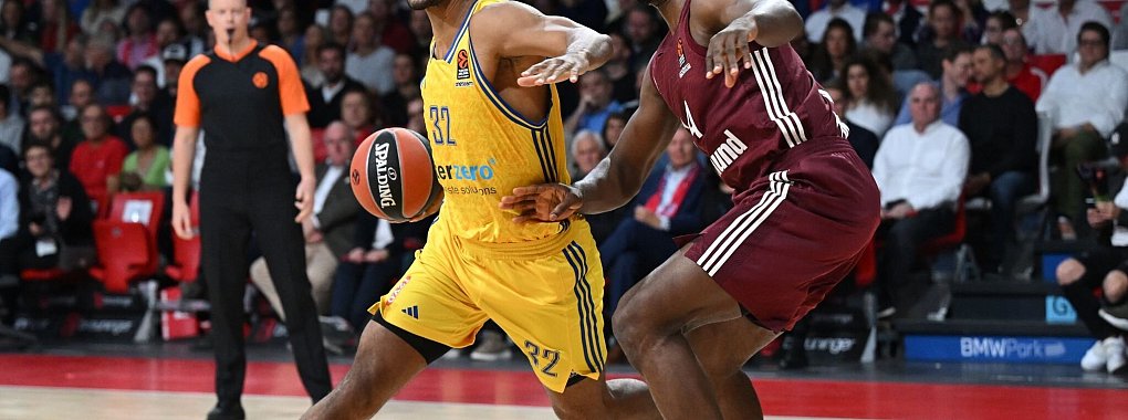 Der FC Bayern M&uuml;nchen um Ex-NBA-Star Serge Ibaka (r) trifft auf Johannes Thiemann und Alba Berlin. - &copy; Angelika Warmuth/dpa