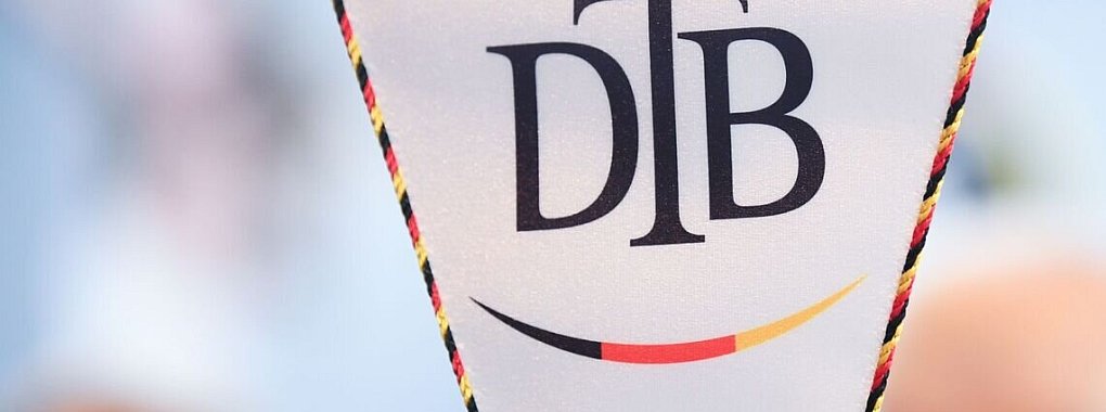 Mindestens vier Fälle von Machtmissbrauch soll es im deutschen Tennis in den vergangenen 40 Jahren gegeben haben. - © picture alliance / Arne Dedert/dpa