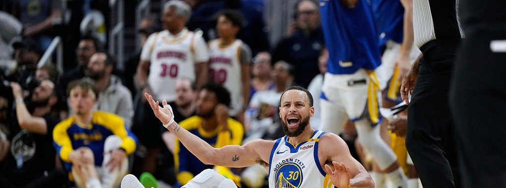 Steph Curry muss mit den Warriors mindestens eines der maximal zwei Spiele im Play-in-Turnier gewinnen. - © Godofredo A. Vásquez/AP/dpa