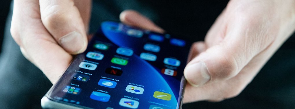 Eine App hängt ständig? Mit ein paar schnellen Klicks in den Einstellungen von Android ist das Problem womöglich schnell gelöst. - © Franziska Gabbert/dpa-tmn