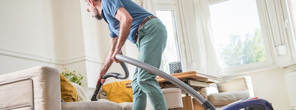 Ordnung kann Zeit sparen. Denn ist alles aufger&auml;umt, f&auml;llt auch das Putzen etwas leichter. - &copy; Christin Klose/dpa-tmn/dpa