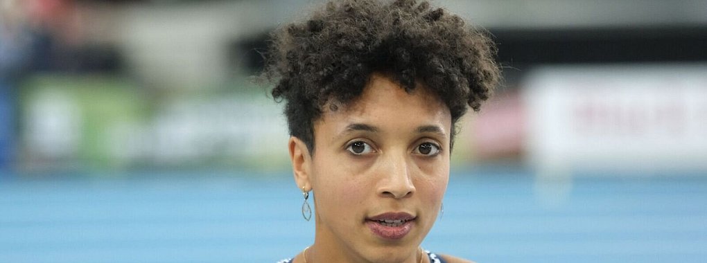 Die im Vorjahr lange verletzte Olympiasiegerin Malaika Mihambo gewann mit 6,93 Metern die deutsche Meisterschaft in Halle. - &copy; Sebastian Willnow/dpa