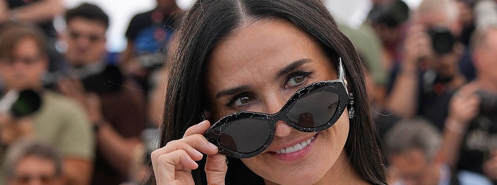 Demi Moore bei der Premiere des Films &laquo;The Substance&raquo; in Cannes. - &copy; Andreea Alexandru/Invision/AP/dpa