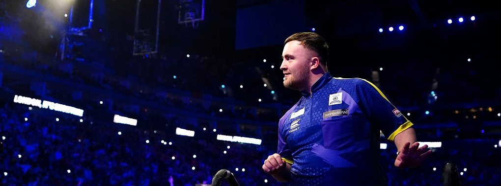 Ist auf der Darts-Tour das neue Aush&auml;ngeschild: Luke Littler. - &copy; Zac Goodwin/PA Wire/dpa