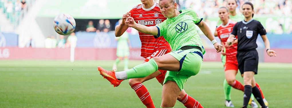 Maximiliane Rall (l) wechselt vom FCB nach Chicago. - © Michael Matthey/Deutsche Presse-Agentur GmbH/dpa