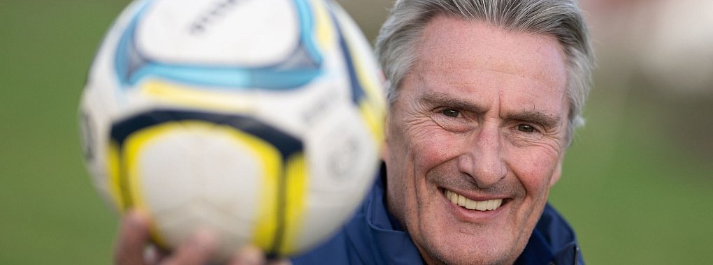 Der ehemalige Profi-Fu&szlig;baller Dieter M&uuml;ller feiert seinen 70. Geburtstag gro&szlig;. - &copy; Boris Roessler/dpa