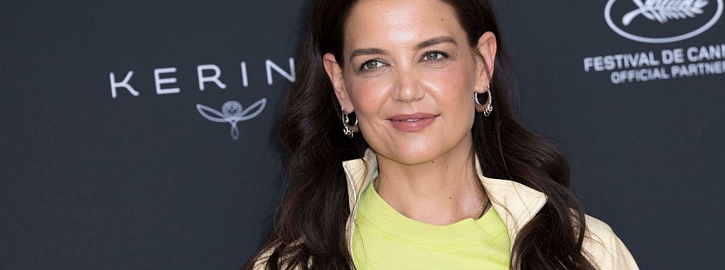 US-Schauspielerin Katie Holmes rügt ein britisches Boulevardblatt. (Archivbild) - © Scott Garfitt/Invision/AP/dpa